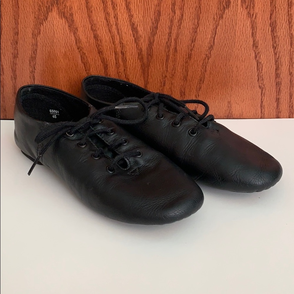 Kids jazz shoes